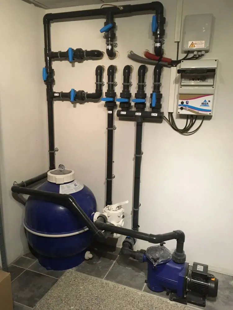 Entretien piscine traditionnelle près de Saint-Julien-en-Genevois